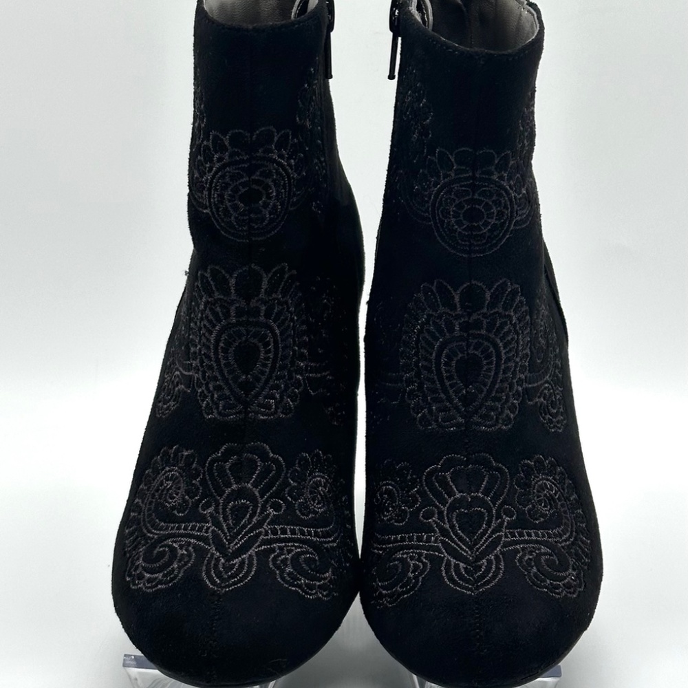 Andrew Geller Black Faux Suede Embroidered Side Zip Ankle Booties Women’s 5.5 M